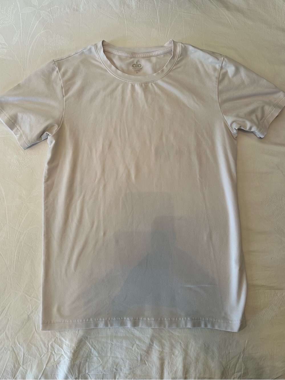 ALO Yoga Men’s Short Sleeve Crew Tee in White